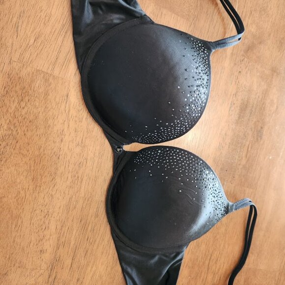 Two Victoria's Secret Bras 32DD - Picture 3 of 5